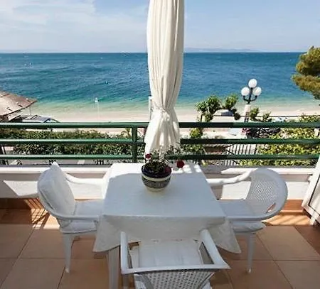 Beach Apartment *